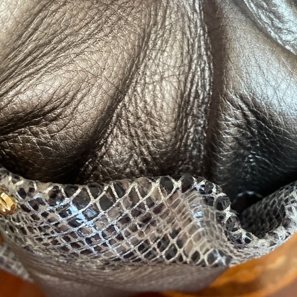 b. Makowsky Pewter Metallic Leather Shoulder Bag - Picture 3 of 14